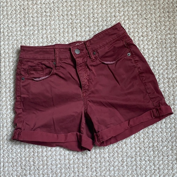 Universal Thread Pants - Universal Thread Burgundy Shorts - Size 0/25